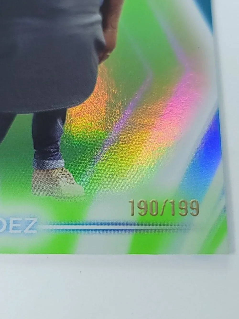Dez Topps 2026 Disney Neon Holo Parallel Refractor Limited 190/199 - Picture 2 of 4